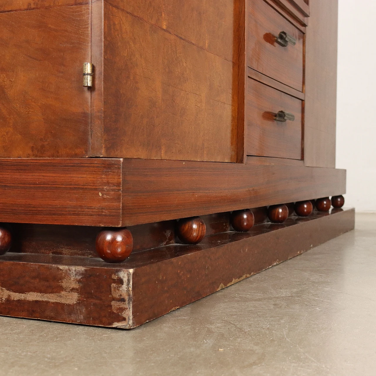 Walnut and burl veneer sideboard with mirror and hinged doors, 1920s 10