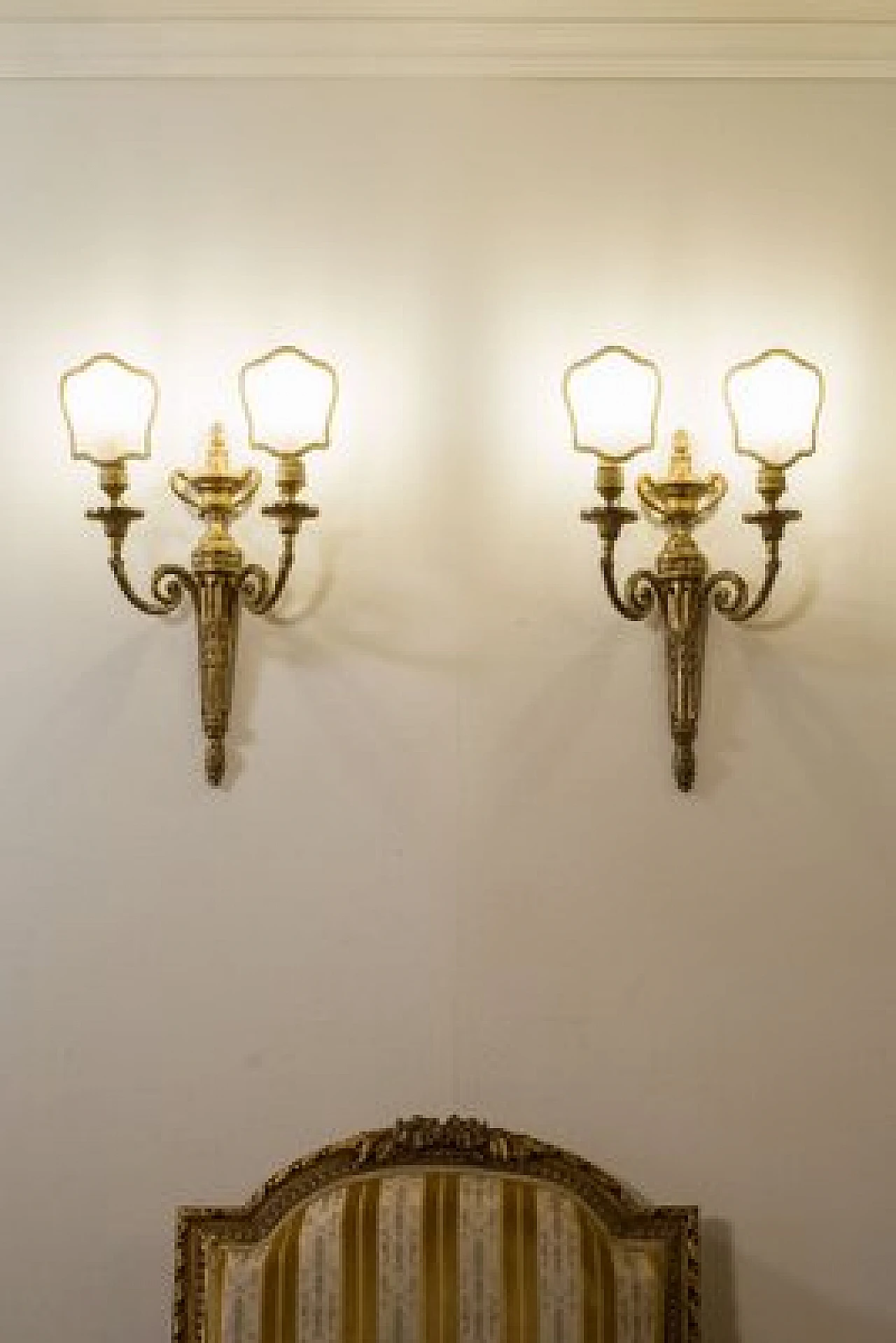 Pair of wall sconces in Louis XVI style, 1940s 2