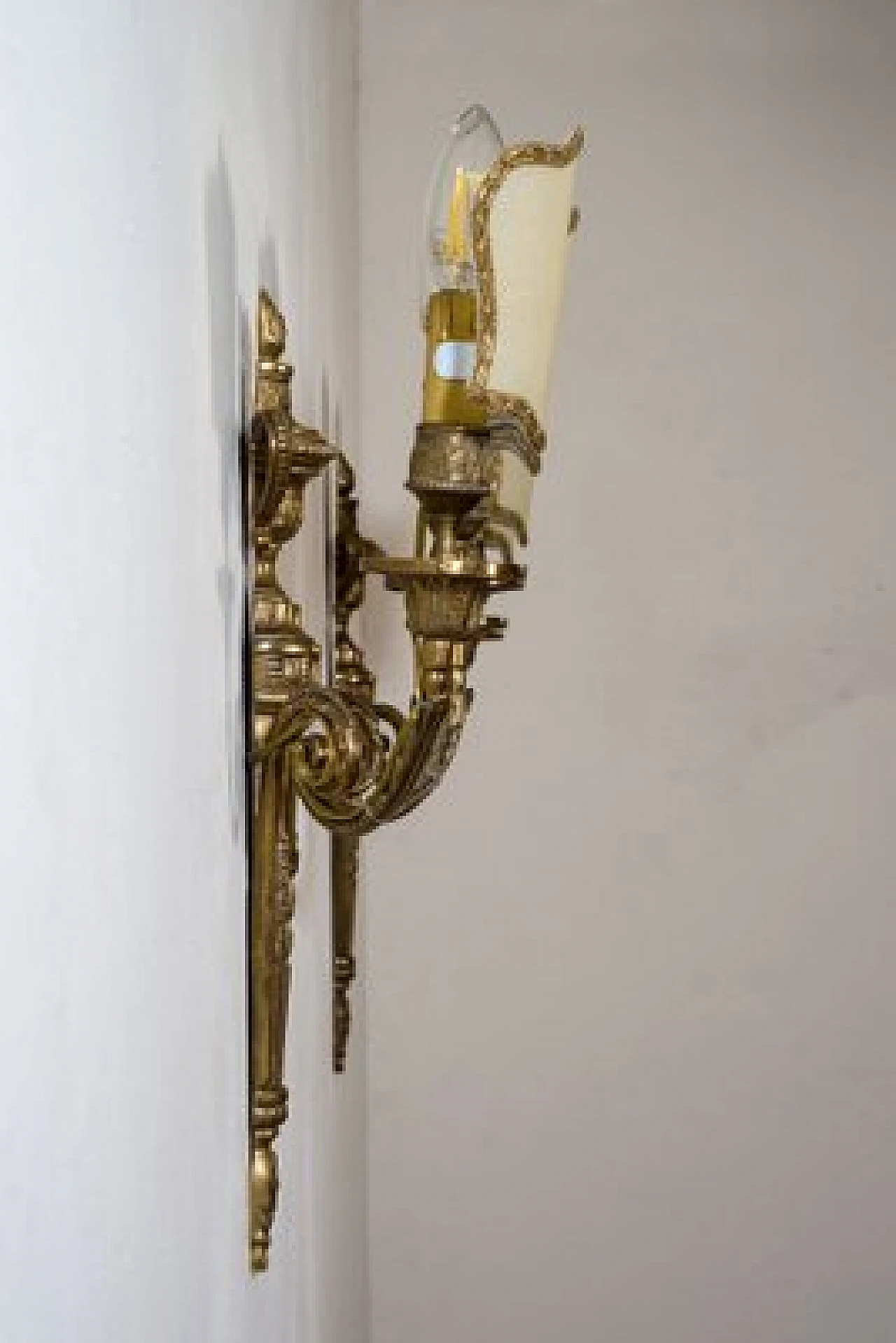 Pair of wall sconces in Louis XVI style, 1940s 7