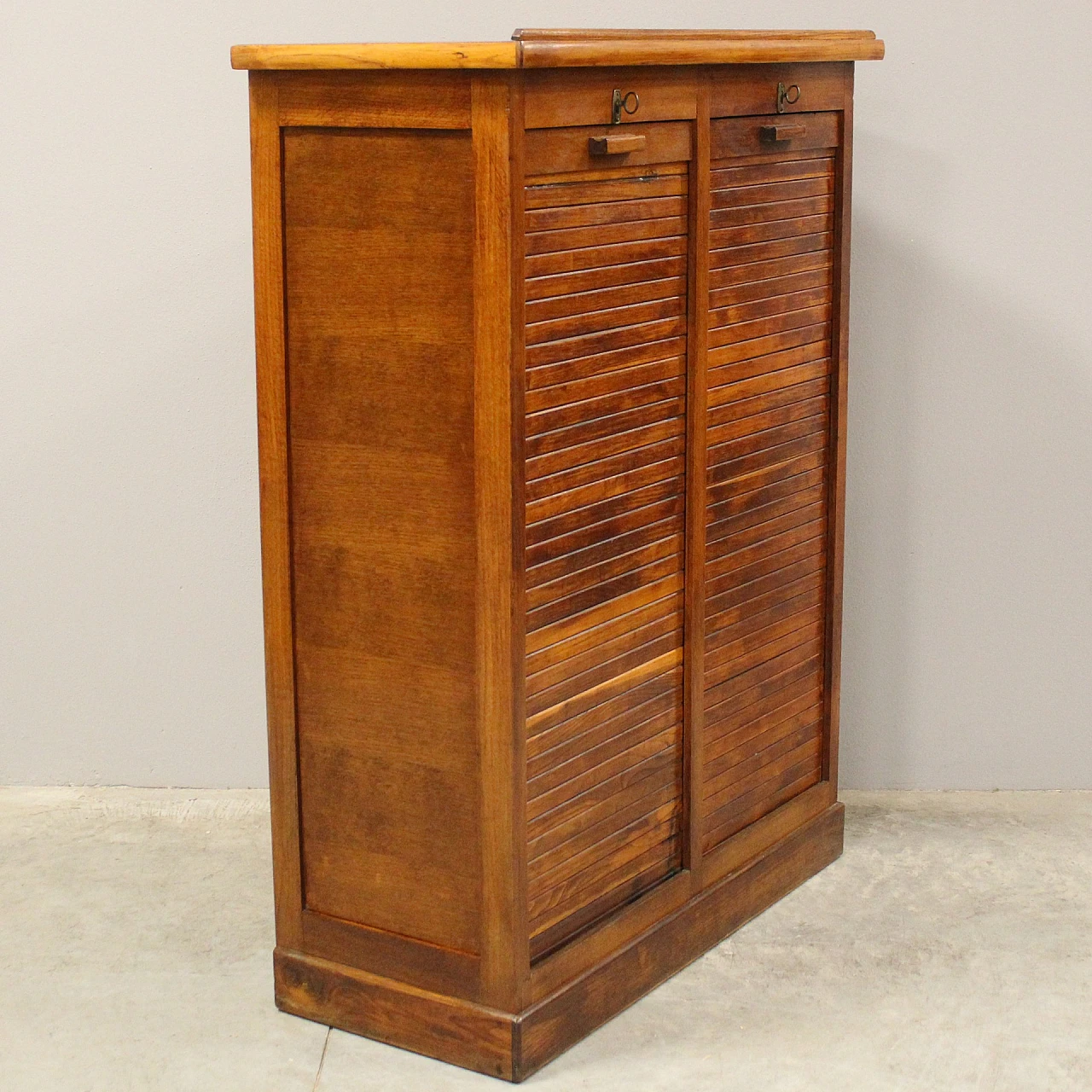 Double shutter oak file cabinet, early 20th century 5