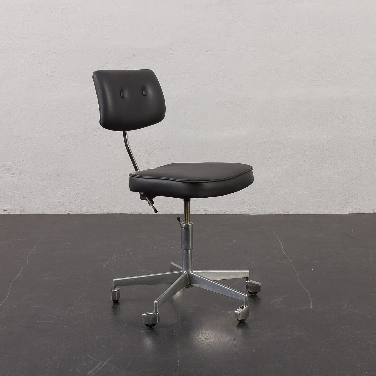 Chromed metal and black leather office chair by Labofa, 1960s 4