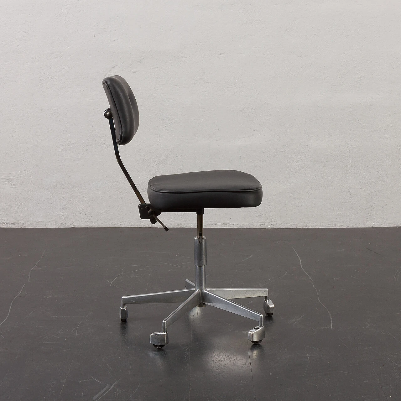 Chromed metal and black leather office chair by Labofa, 1960s 5