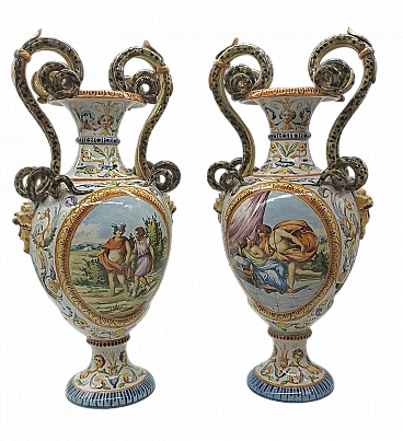 Coppia di vasi in maiolica della manifattura Mollica, '800