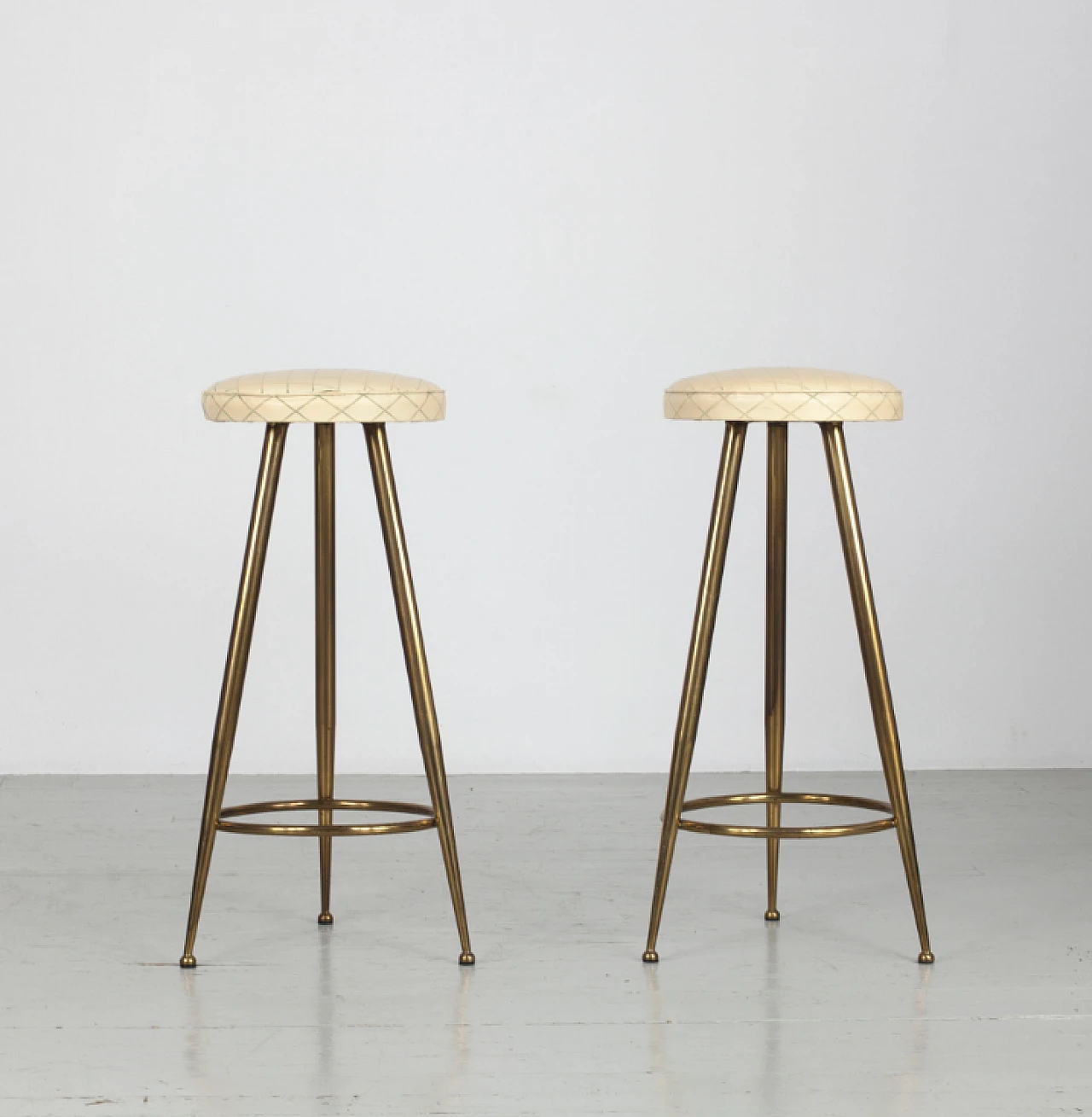 Pair of brass stools in Gio Ponti style, 1950s 1