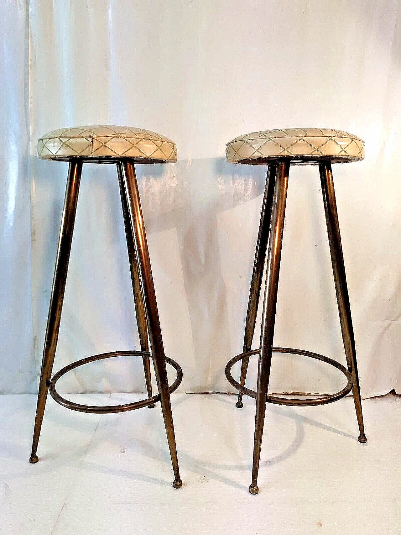 Pair of brass stools in Gio Ponti style, 1950s 3