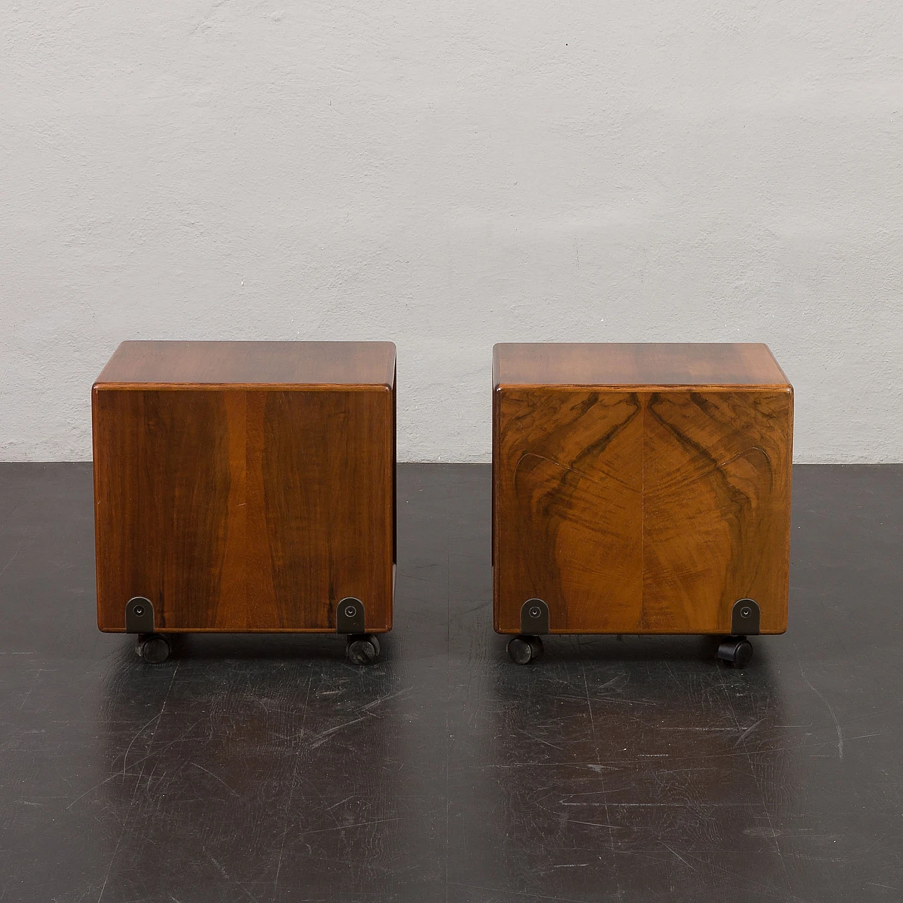 Pair of walnut bedside tables by Fabio Lenci for Bernini, 1970s 5