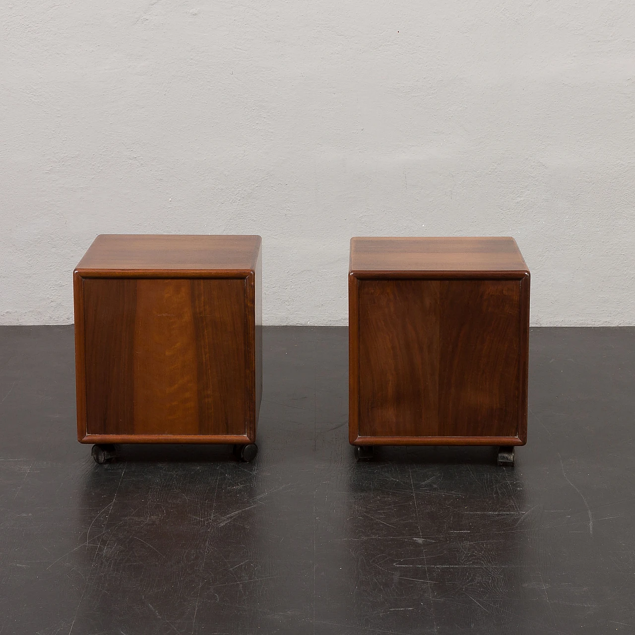 Pair of walnut bedside tables by Fabio Lenci for Bernini, 1970s 7