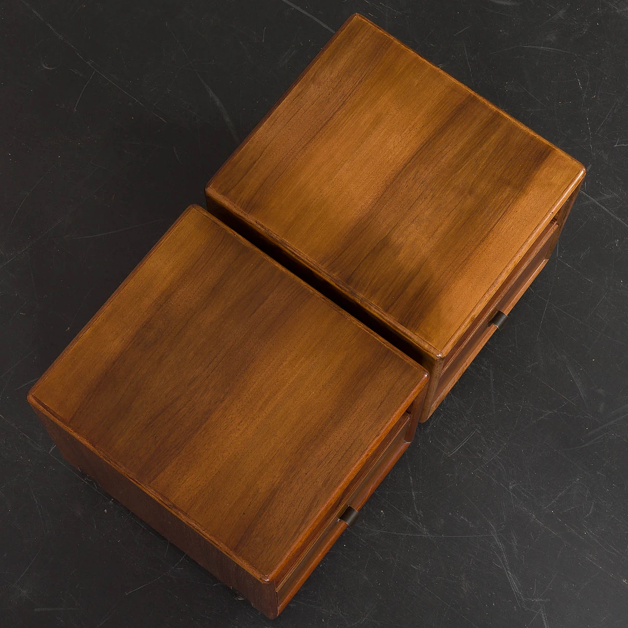 Pair of walnut bedside tables by Fabio Lenci for Bernini, 1970s 10