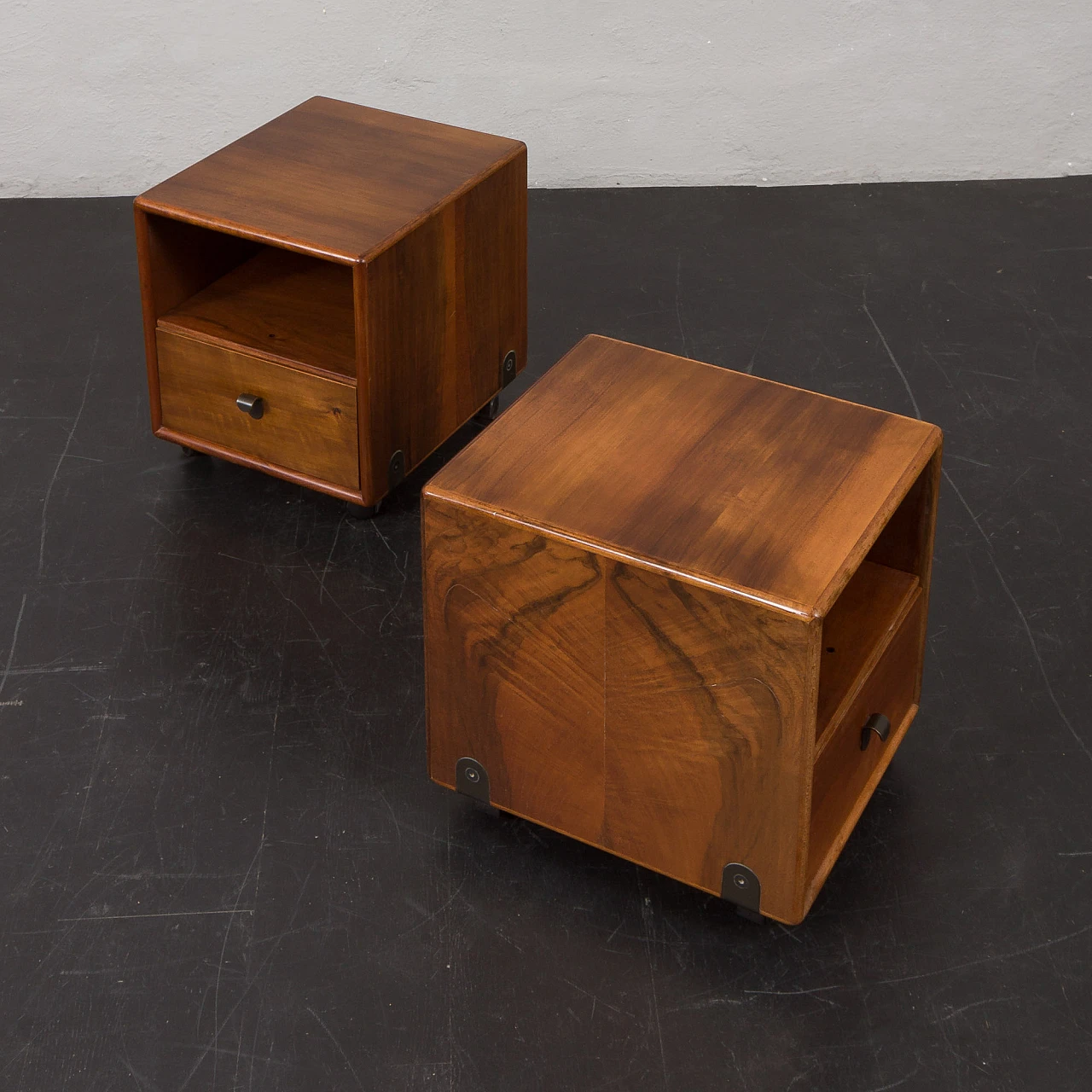 Pair of walnut bedside tables by Fabio Lenci for Bernini, 1970s 16