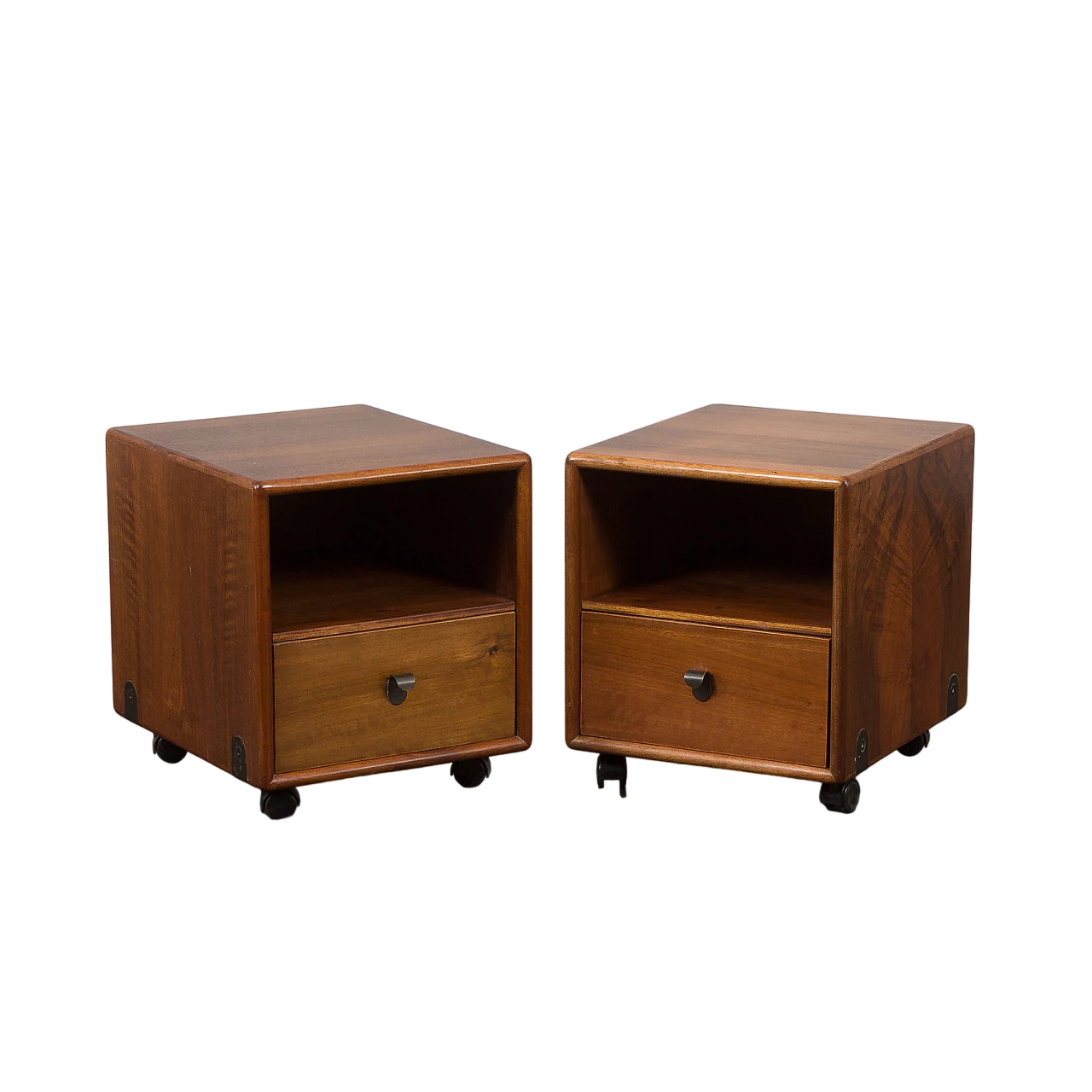 Pair of walnut bedside tables by Fabio Lenci for Bernini, 1970s 18