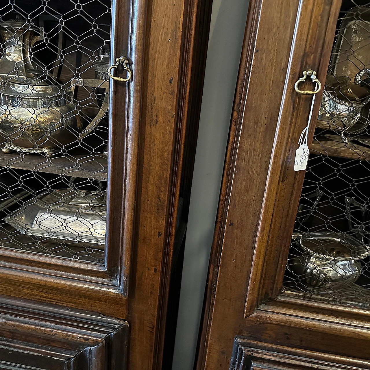 Pair of Louis XVI walnut sideboards, 18th century 10