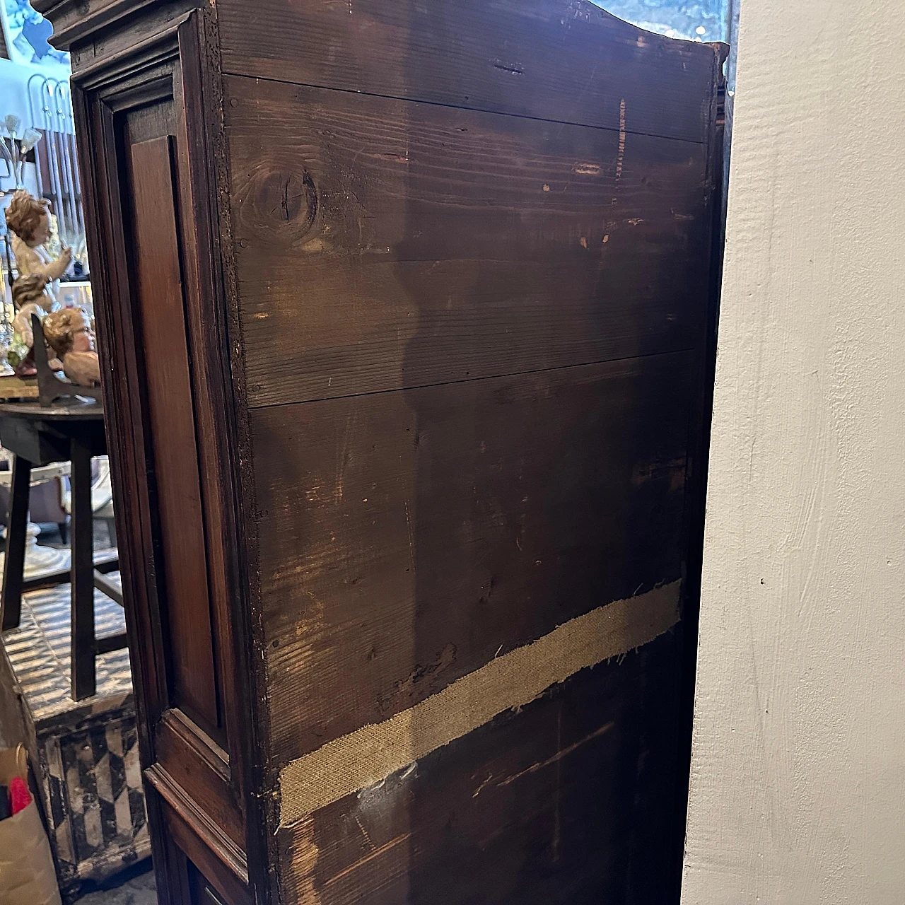 Pair of Louis XVI walnut sideboards, 18th century 11