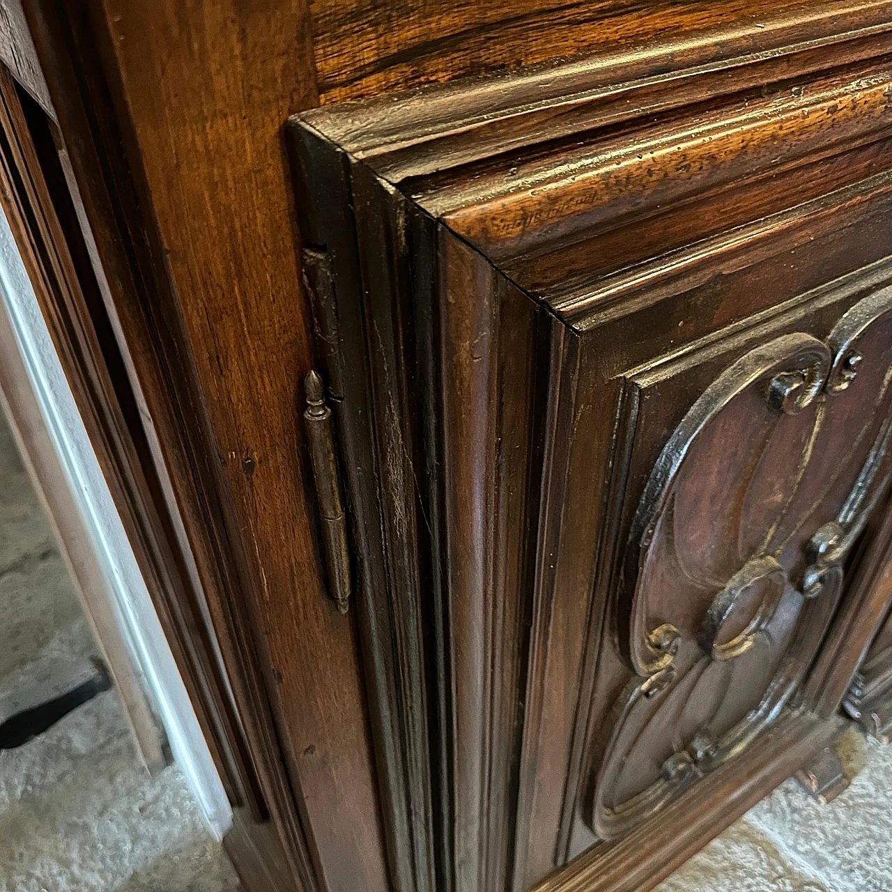 Pair of Louis XVI walnut sideboards, 18th century 14