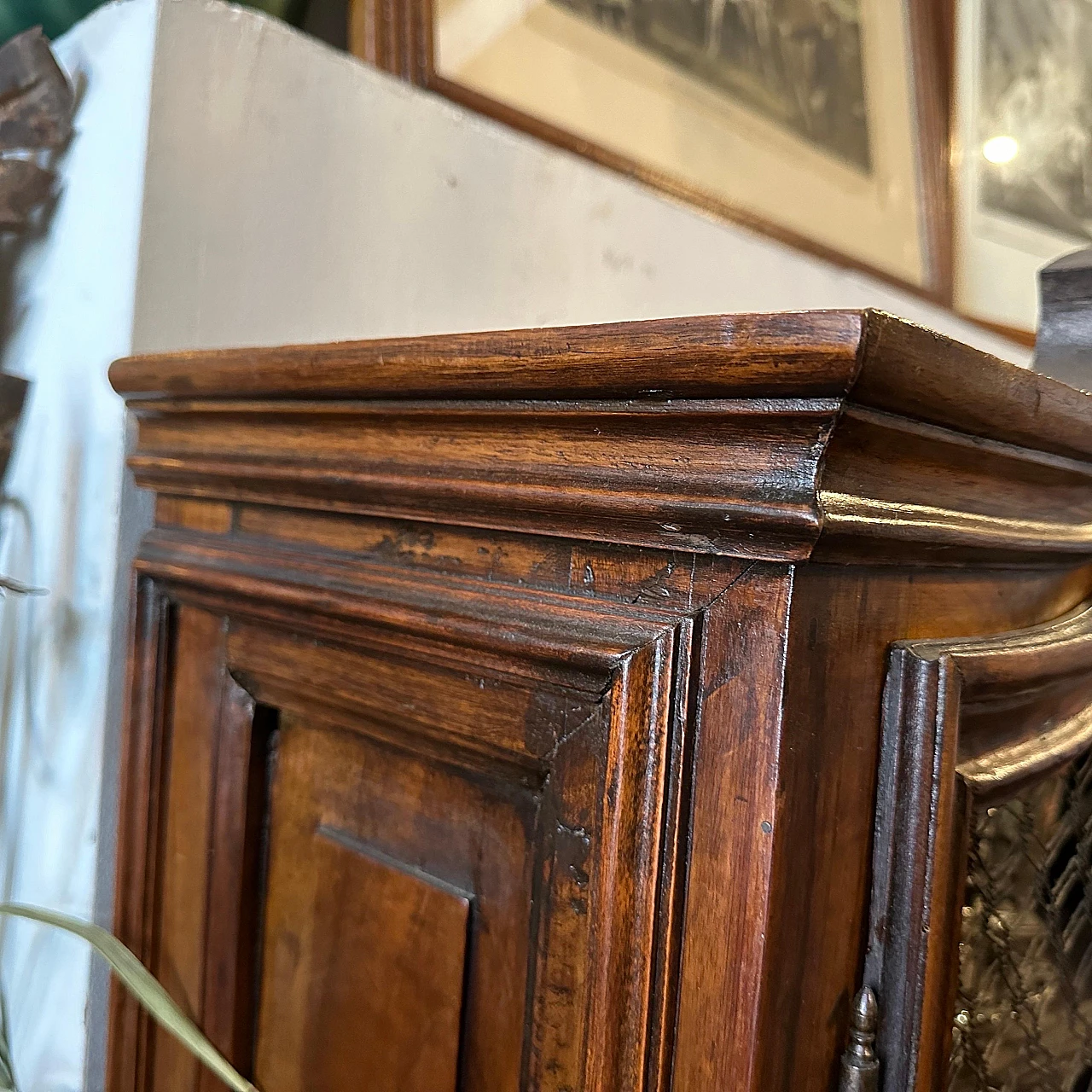 Pair of Louis XVI walnut sideboards, 18th century 15