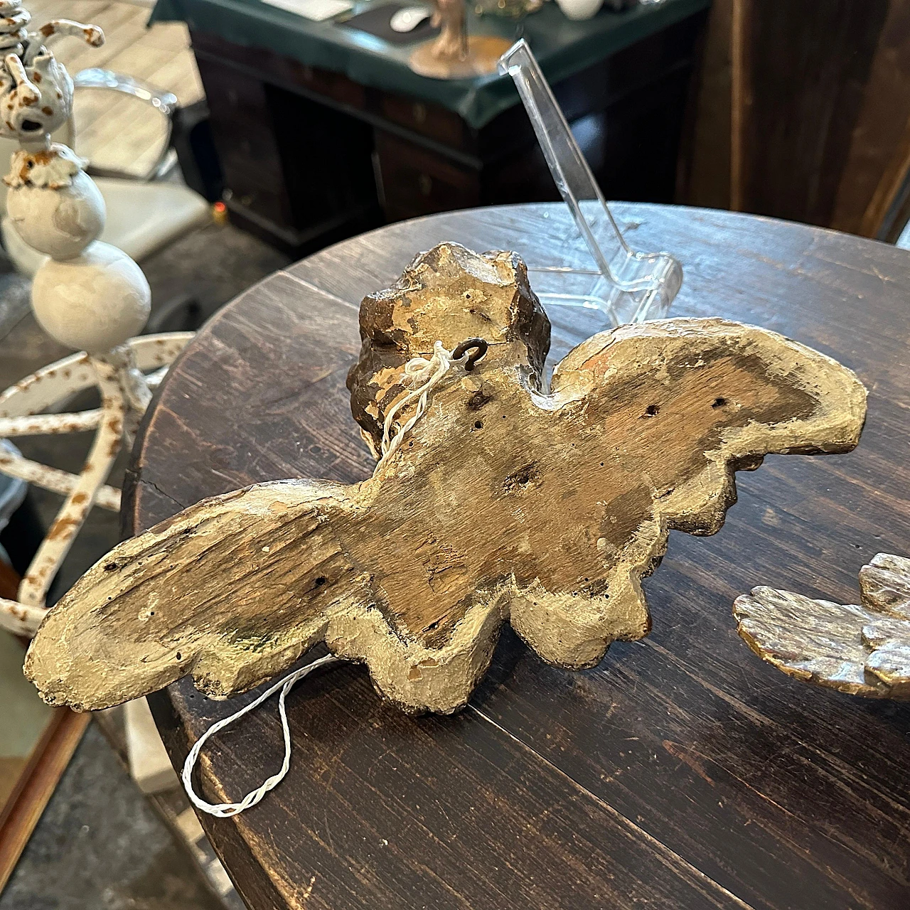 Pair of lacquered and carved wood winged angel heads, 1750s 7