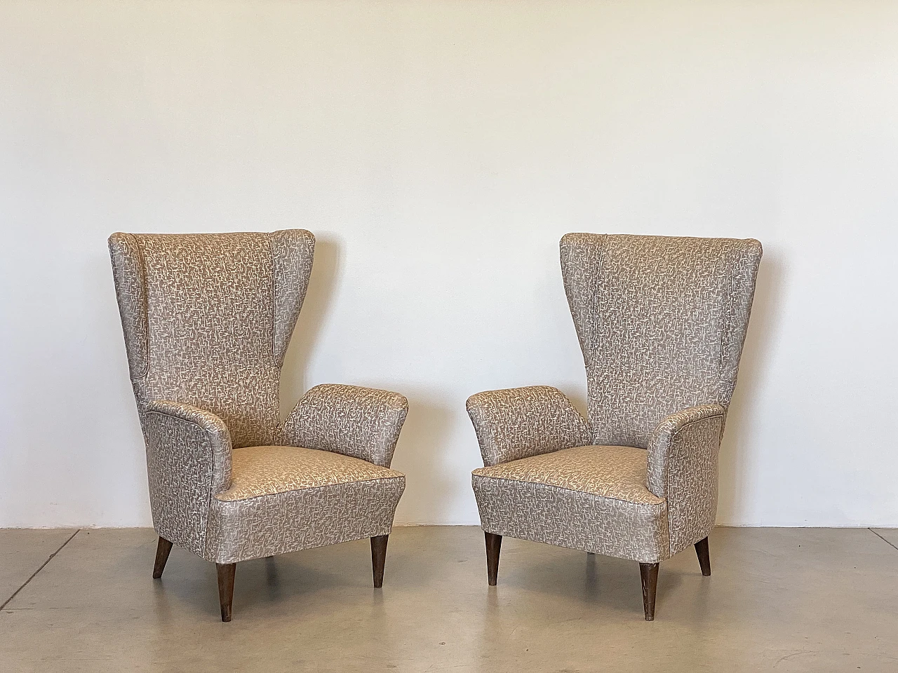 Pair of armchairs with beige fabric in the style of Paolo Buffa, 1940s 2