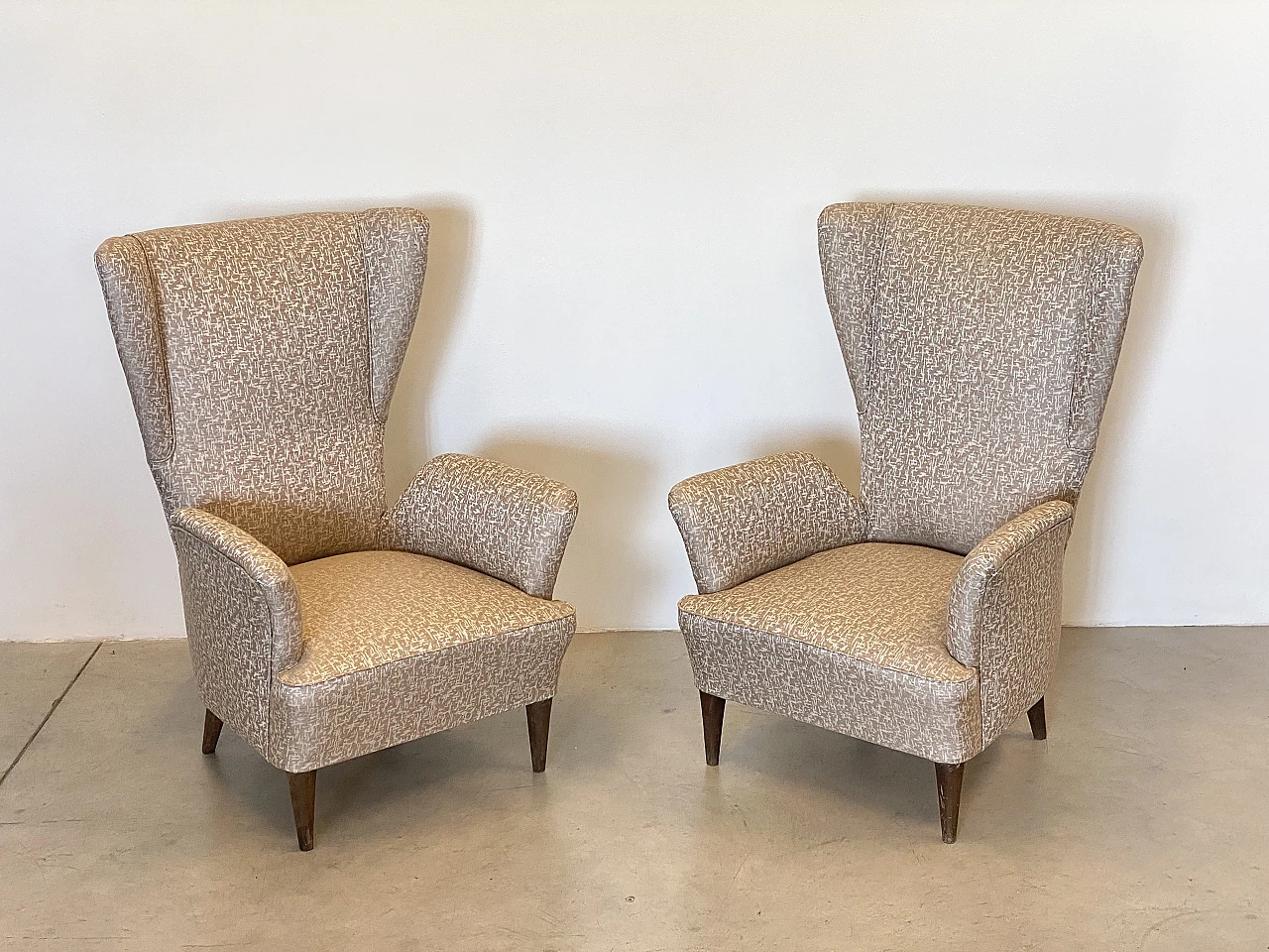 Pair of armchairs with beige fabric in the style of Paolo Buffa, 1940s 3