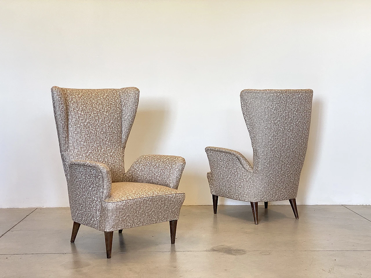 Pair of armchairs with beige fabric in the style of Paolo Buffa, 1940s 5