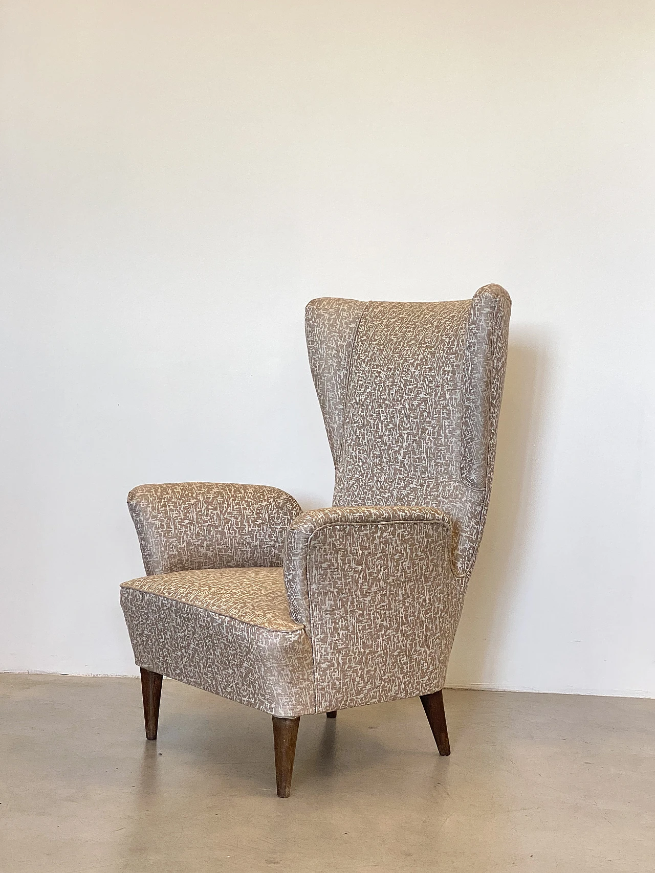 Pair of armchairs with beige fabric in the style of Paolo Buffa, 1940s 10