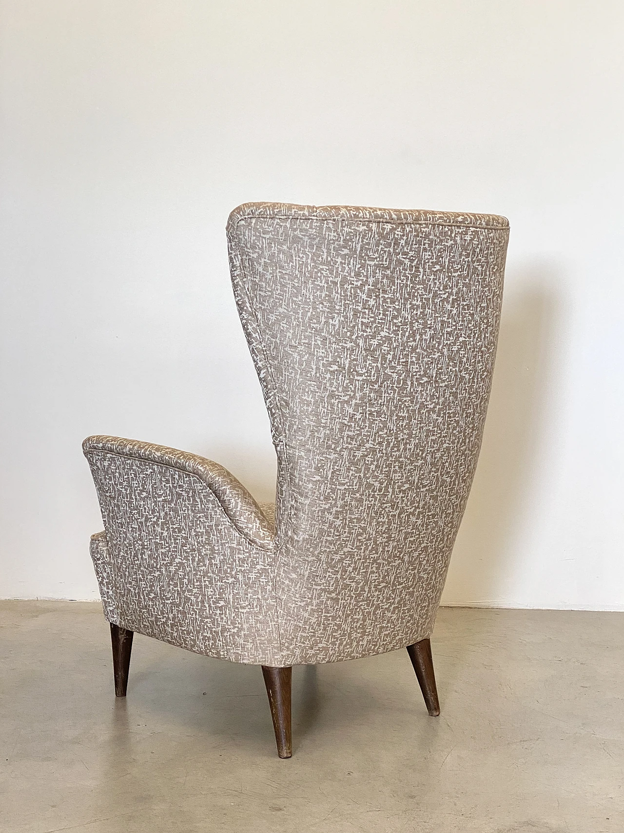 Pair of armchairs with beige fabric in the style of Paolo Buffa, 1940s 13