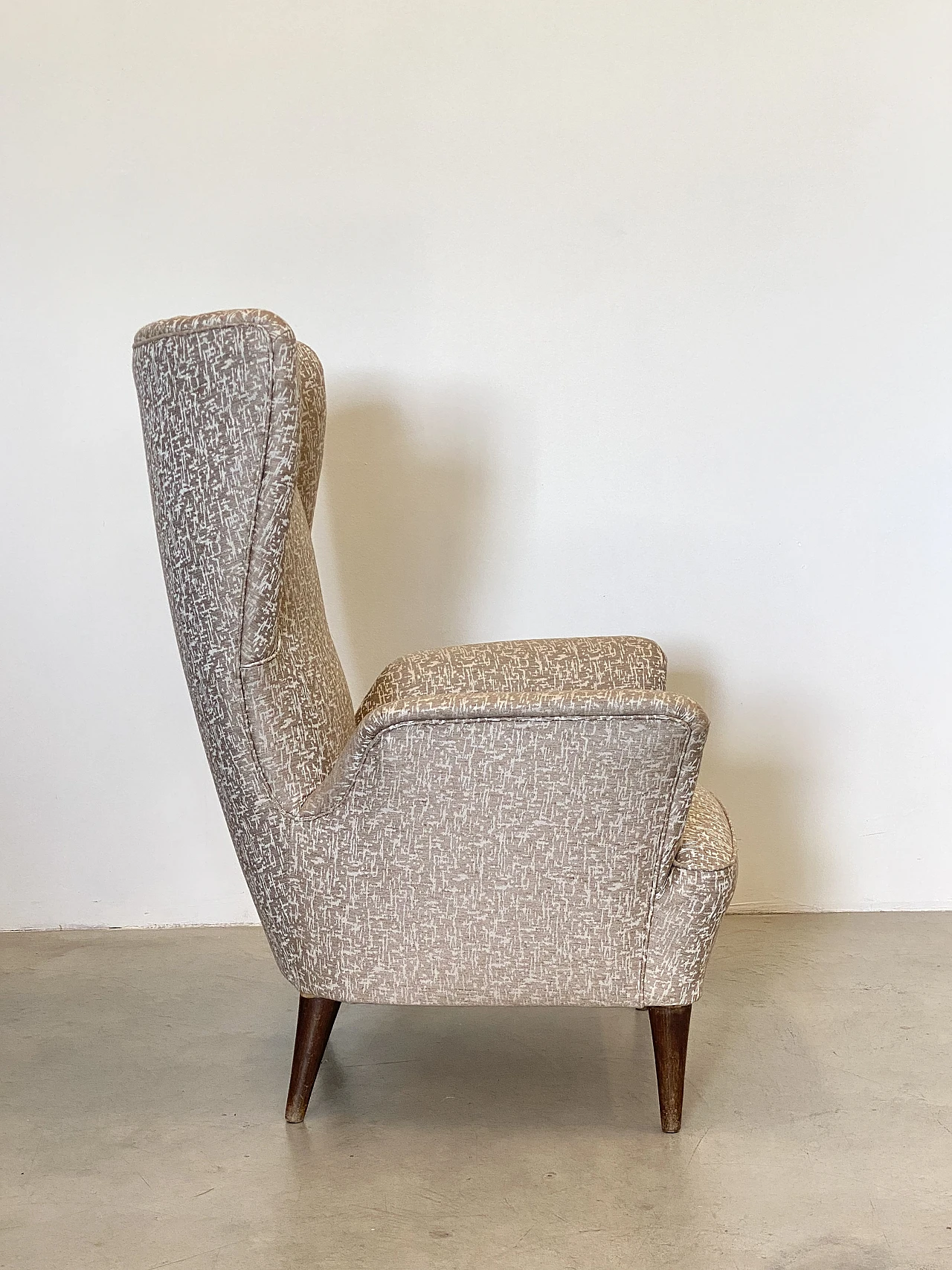 Pair of armchairs with beige fabric in the style of Paolo Buffa, 1940s 16