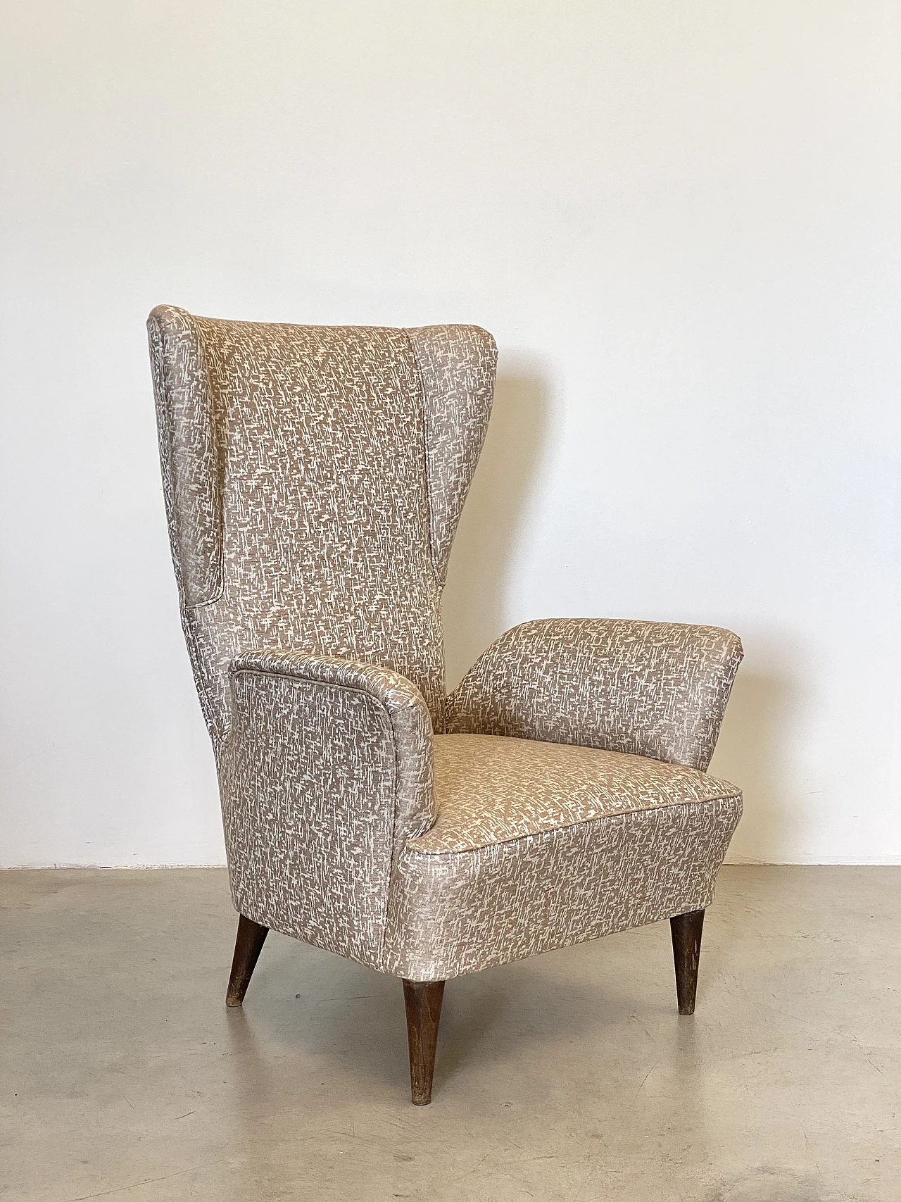 Pair of armchairs with beige fabric in the style of Paolo Buffa, 1940s 18