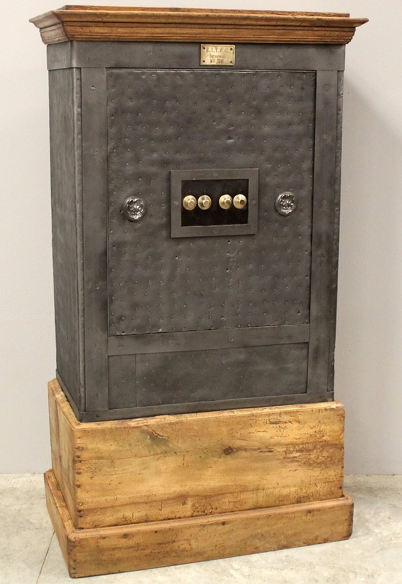 Wood and iron safe, late 19th century 1