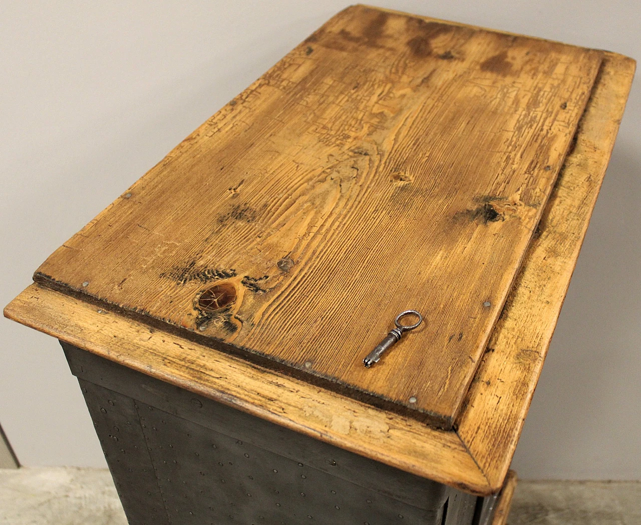 Wood and iron safe, late 19th century 7