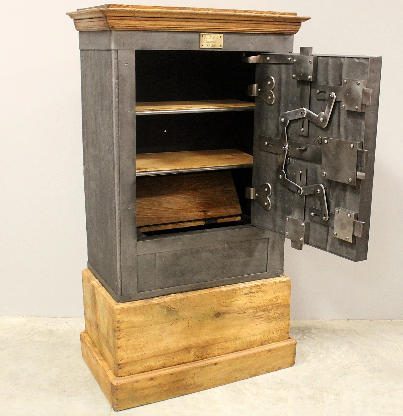 Wood and iron safe, late 19th century 8