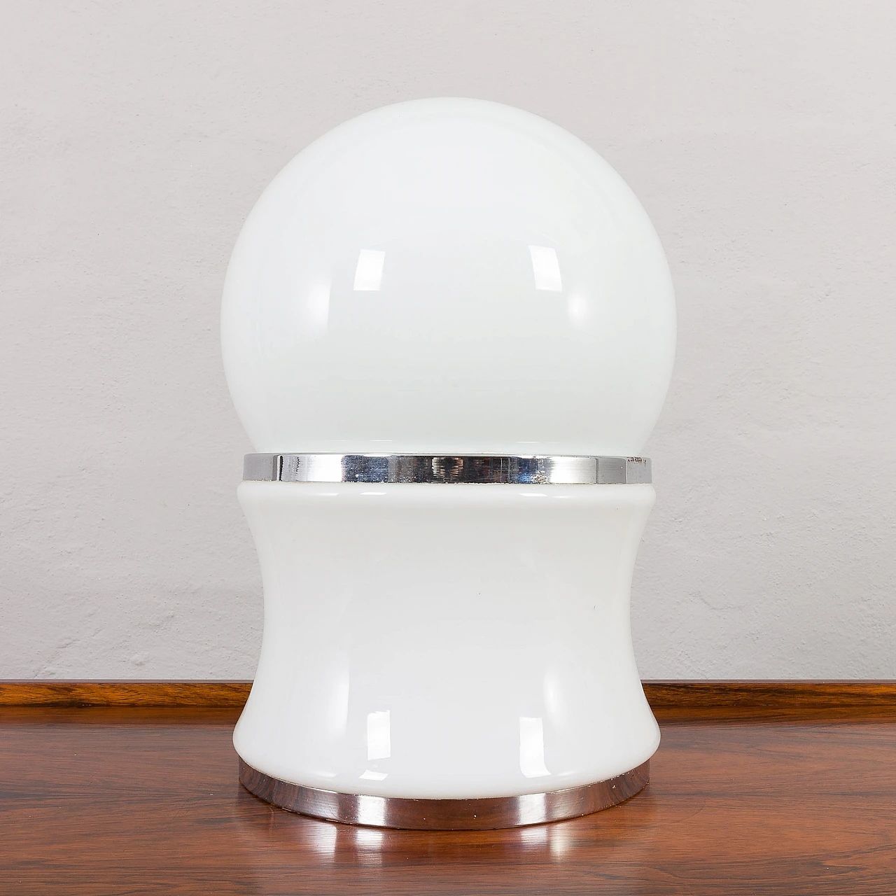 Opaline glass table lamp by Goffredo Reggiani, 1960s 5