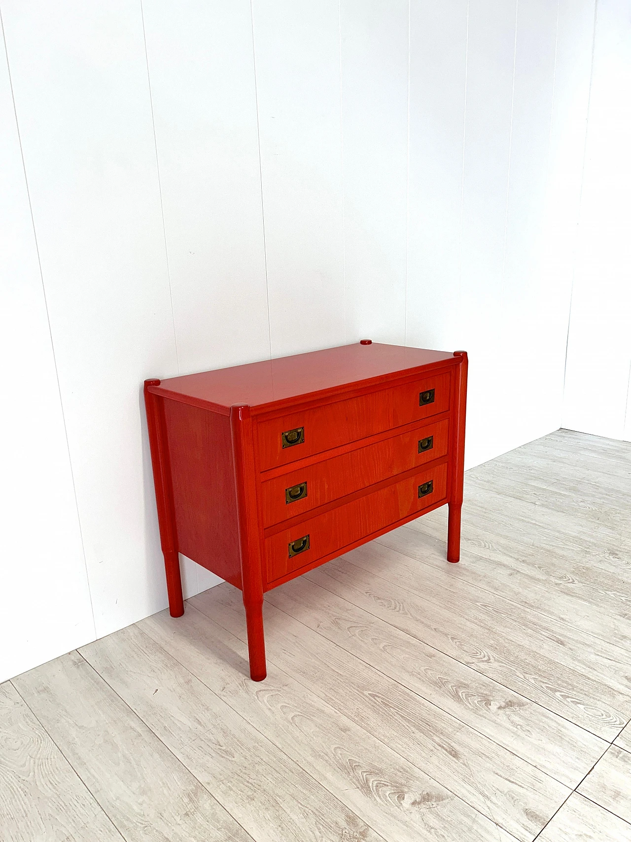 Red wood Carimate chest of drawers by Vico Magistretti, 1960s 4