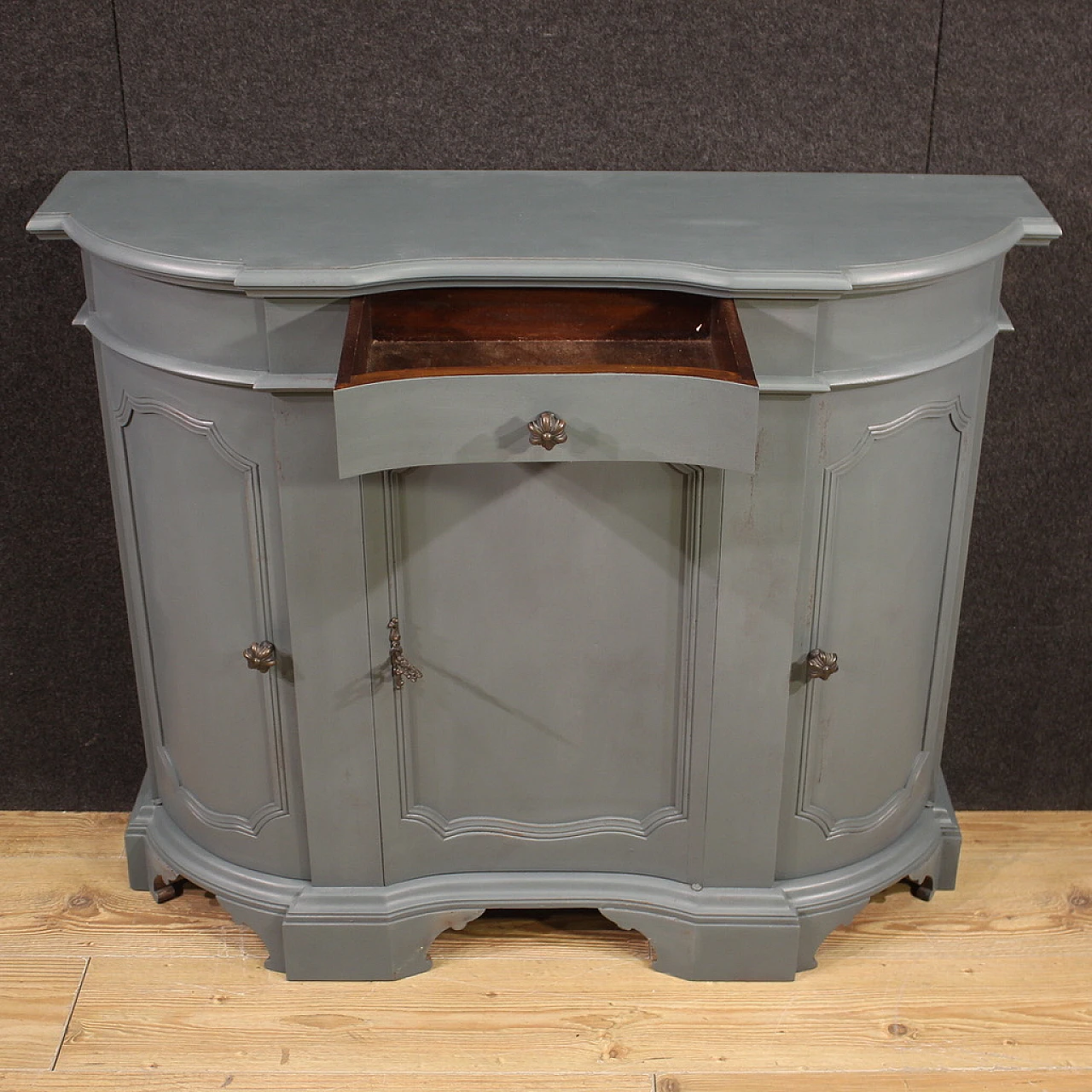 Sideboard in laquered & carved wood with three doors and a drawer 5