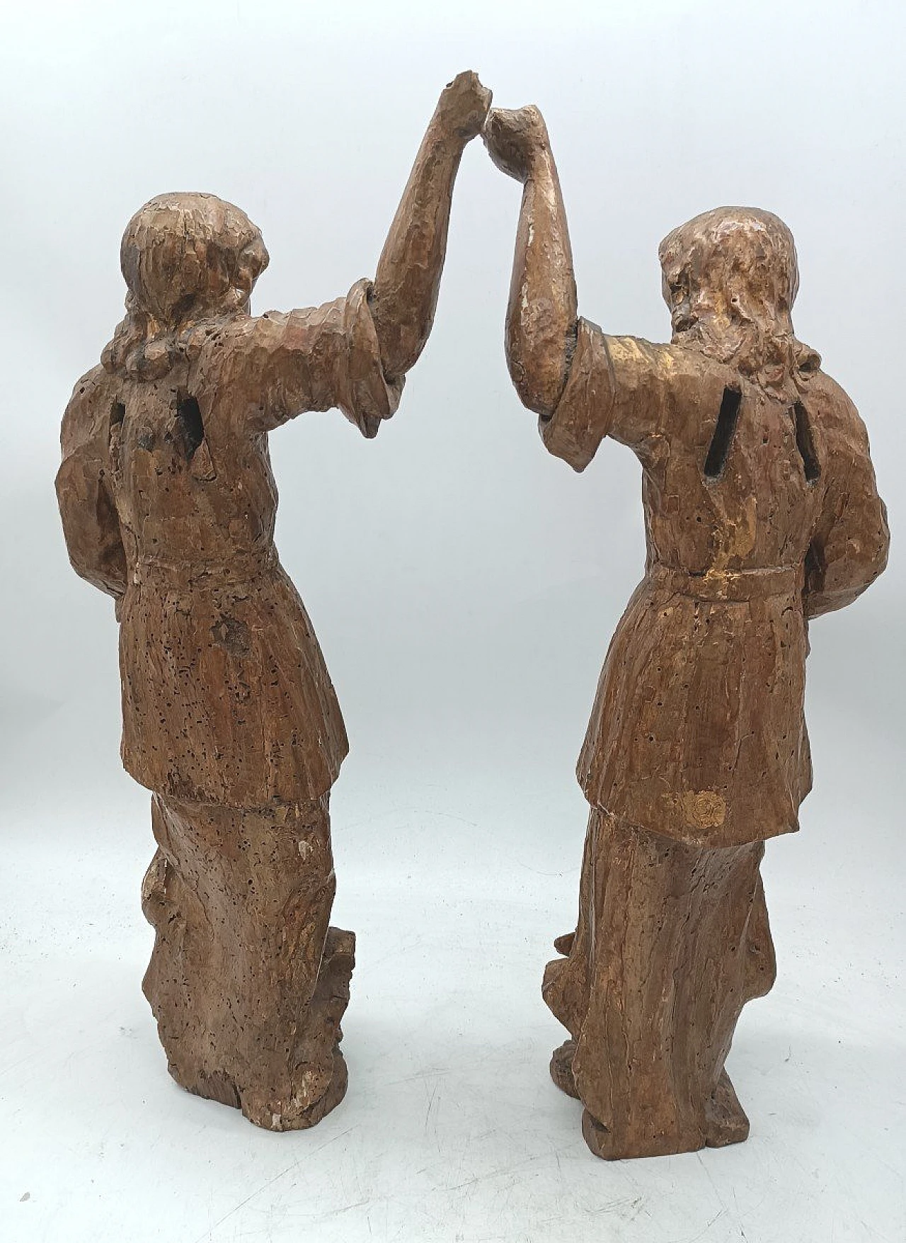 Pair of Tuscan gilded wood angel sculptures, late 17th century 3