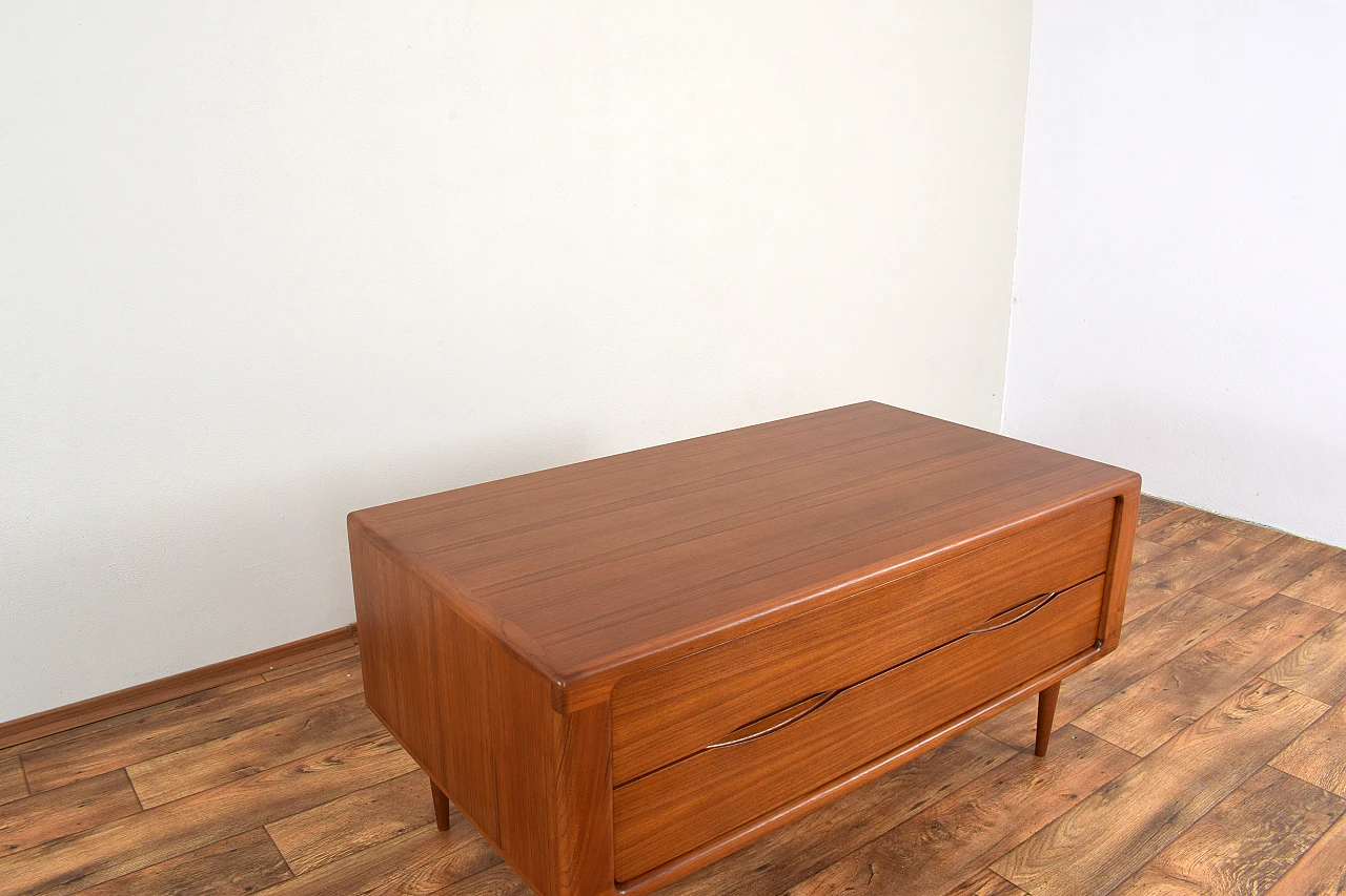 Teak chest of drawers by Dyrlund, 1960s 10