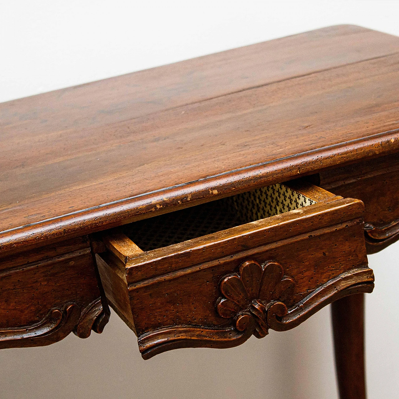 Walnut coffee table with drawer, 18th century 8