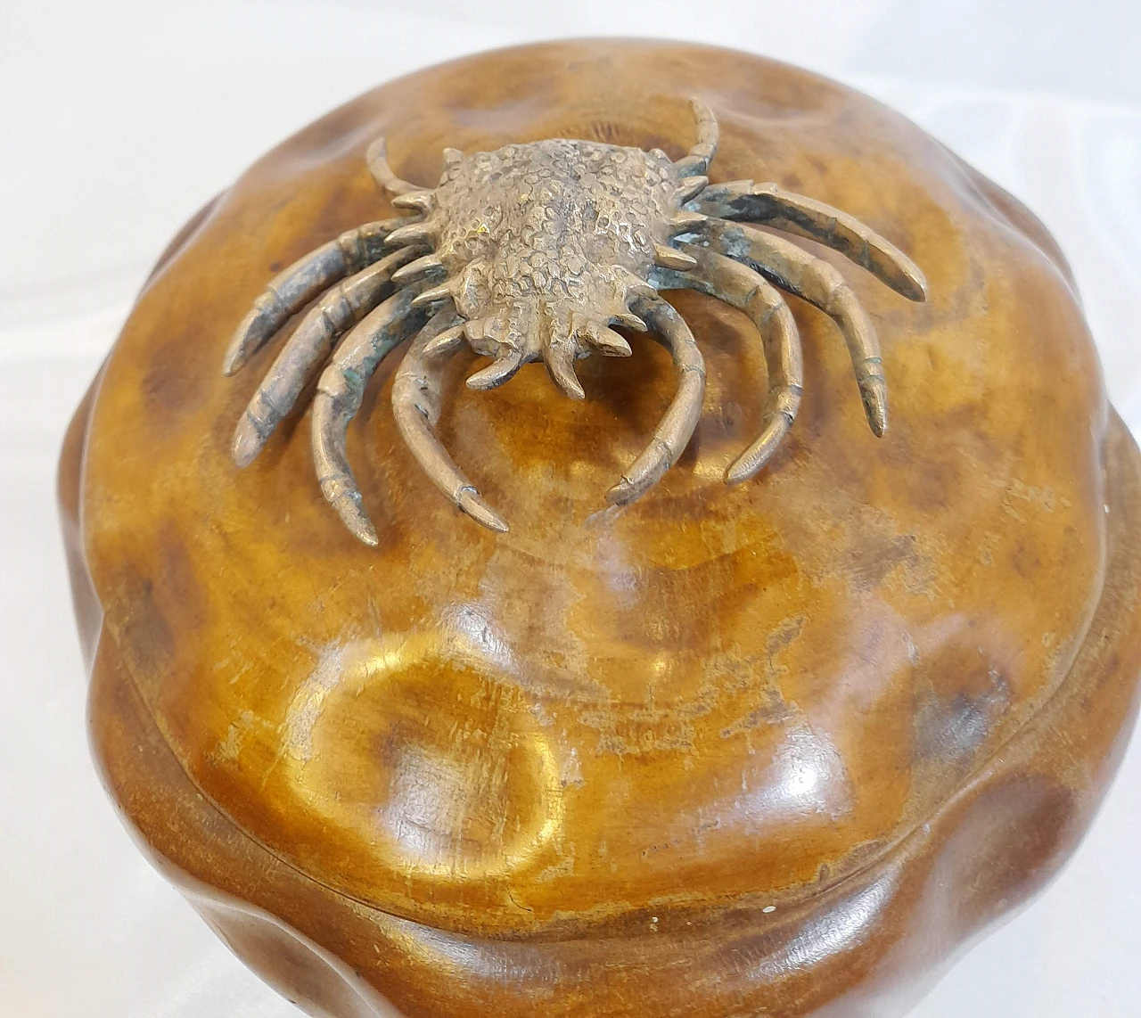 Cherry wood box with bronze crab attributed to Aldo Tura, 1930s 3