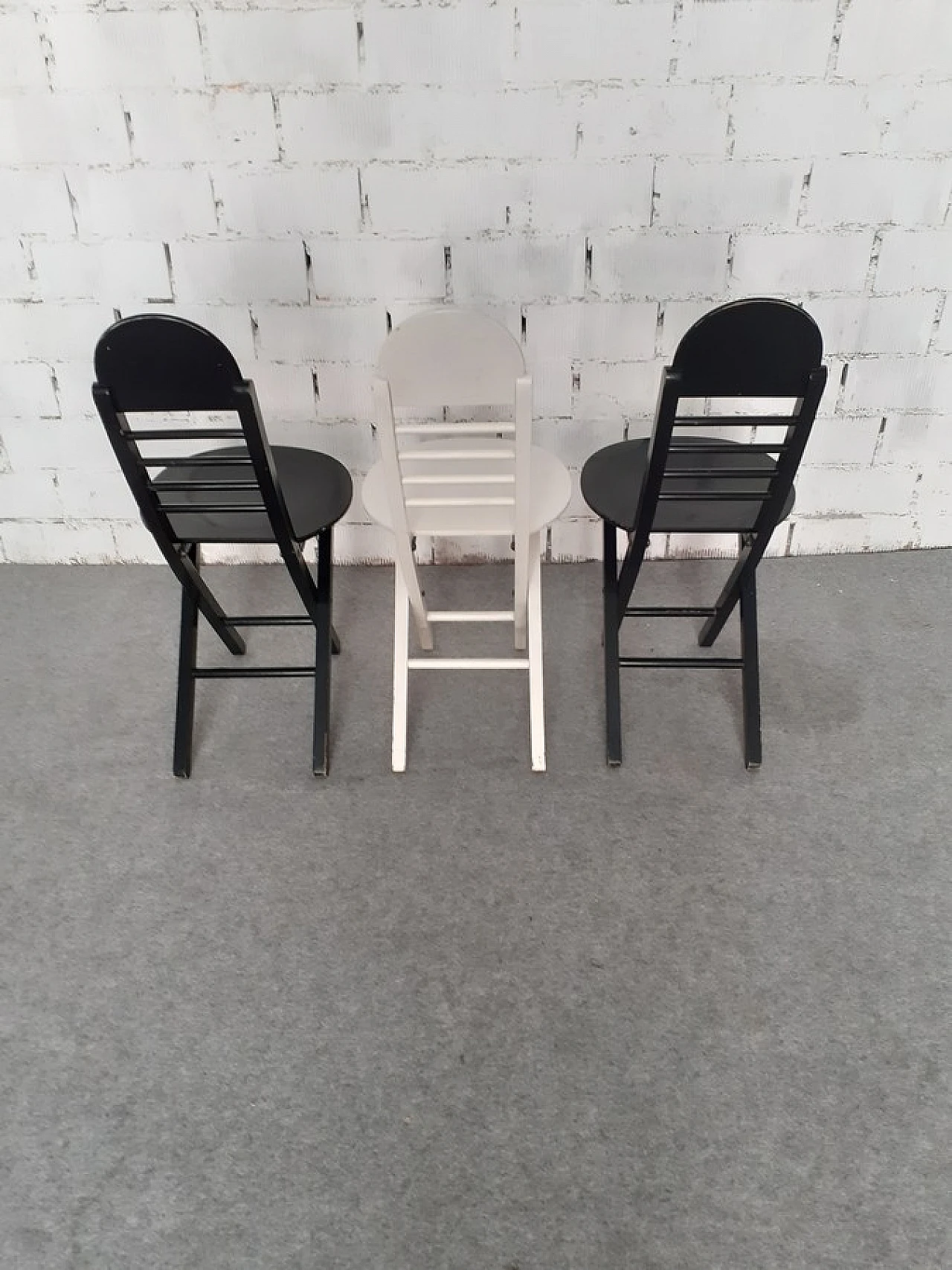 3 Black & white wooden folding chairs, 1980s 1