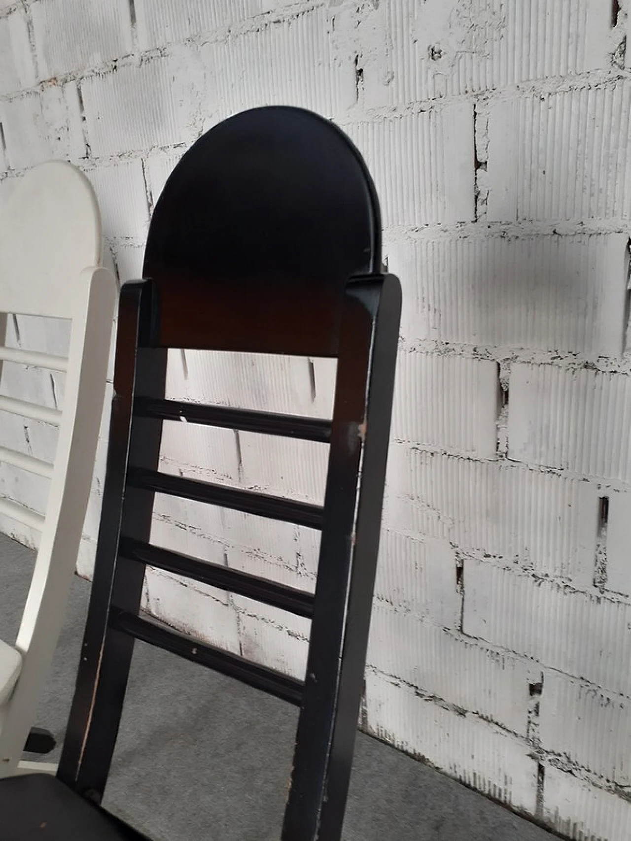 3 Black & white wooden folding chairs, 1980s 8