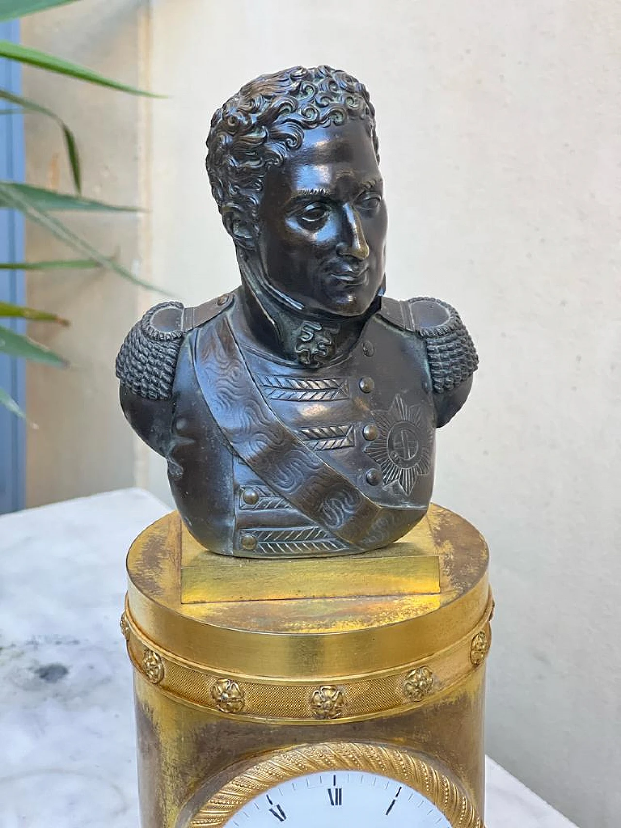 Clock in gilt bronze and bronze bust, 19th century 9