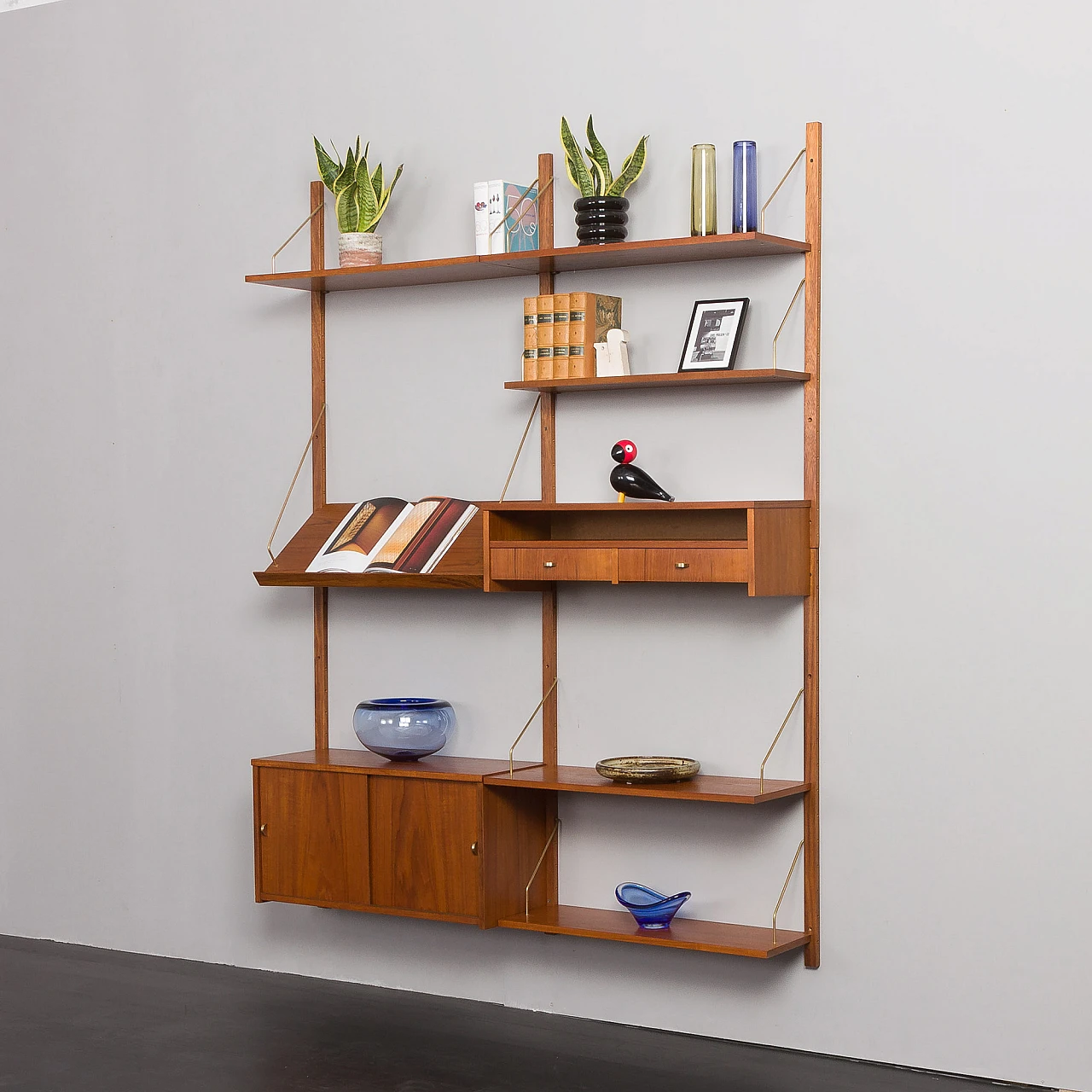 Teak and brass hanging bookcase in the style of Cadovius, 1960s 4