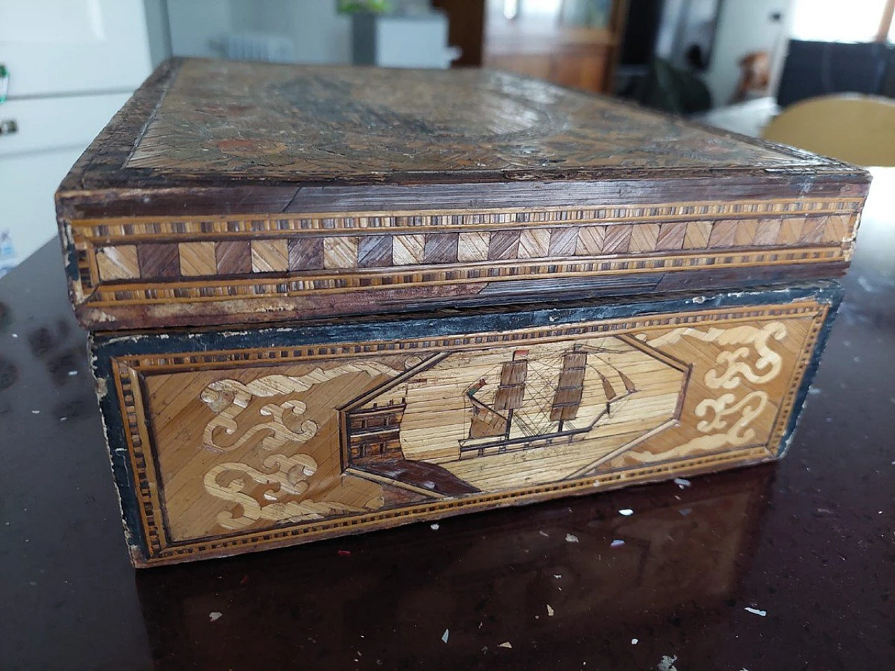 Straw box with inlays, first half of the 19th century 7