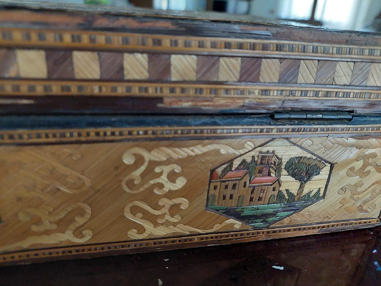 Straw box with inlays, first half of the 19th century 10