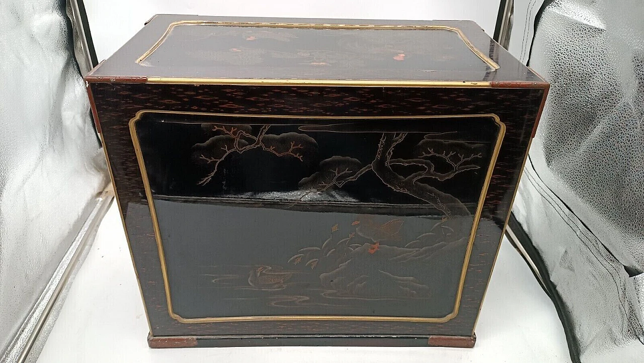 Japanese lacquered wood and copper jewelry cabinet, early 20th century 13