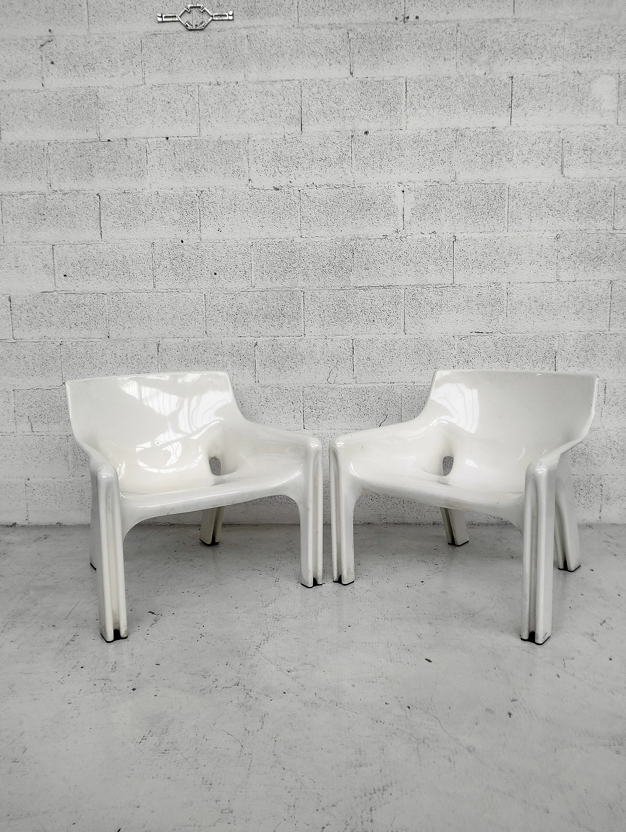 Pair of Vicario armchairs by Vico Magistretti for Artemide, 1970s 2