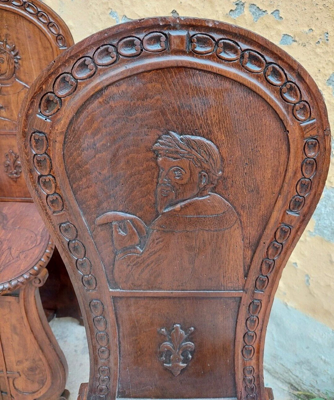 Pair of carved wood chairs with poets and lyre, late 19th century 6