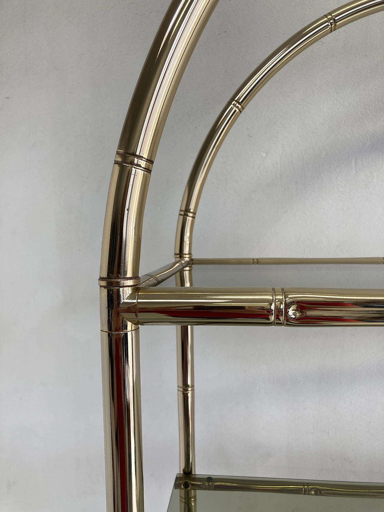 Faux bamboo brass-plated metal and smoked glass étagère, 1970s 5