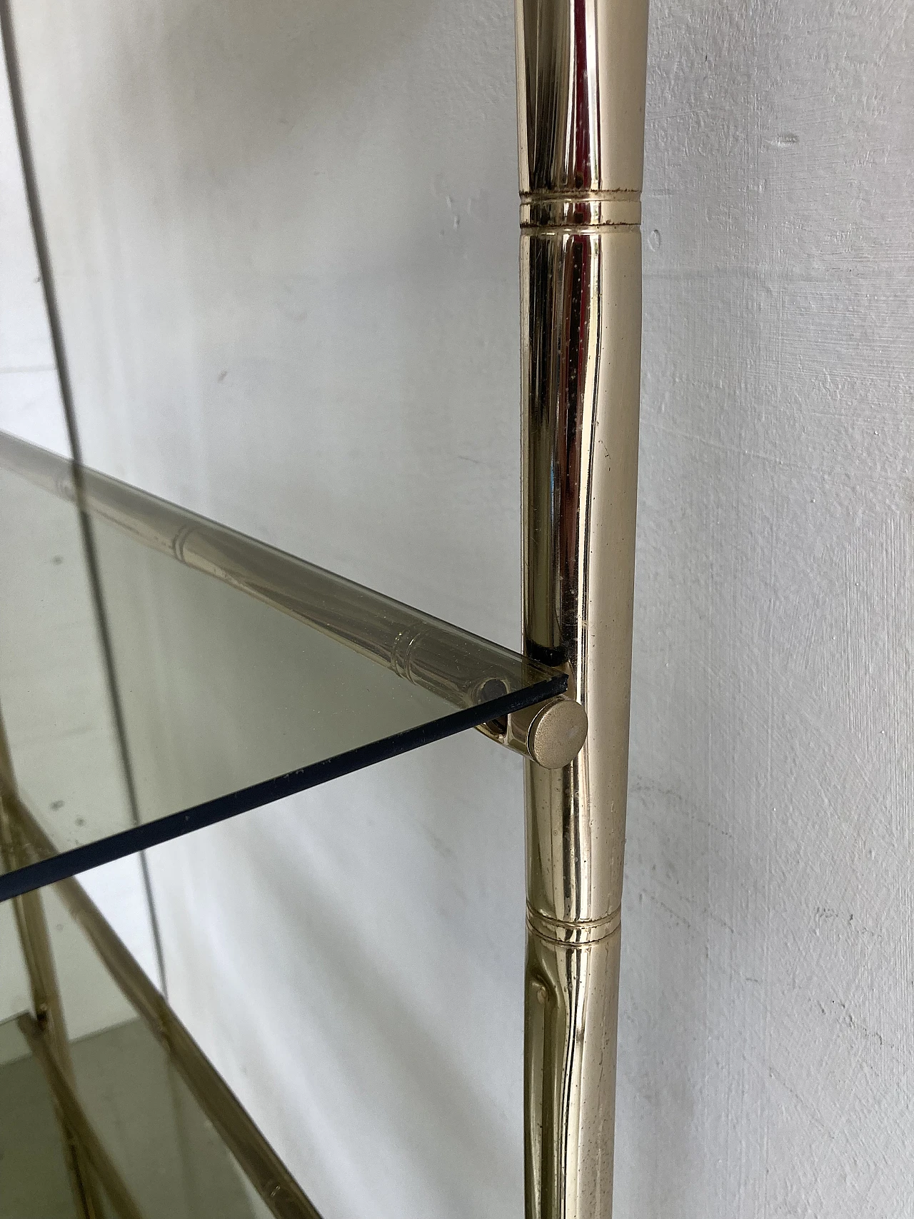 Faux bamboo brass-plated metal and smoked glass étagère, 1970s 6