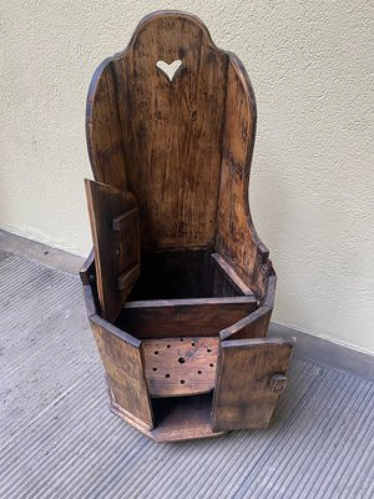 Wooden high chair, late 19th century 2