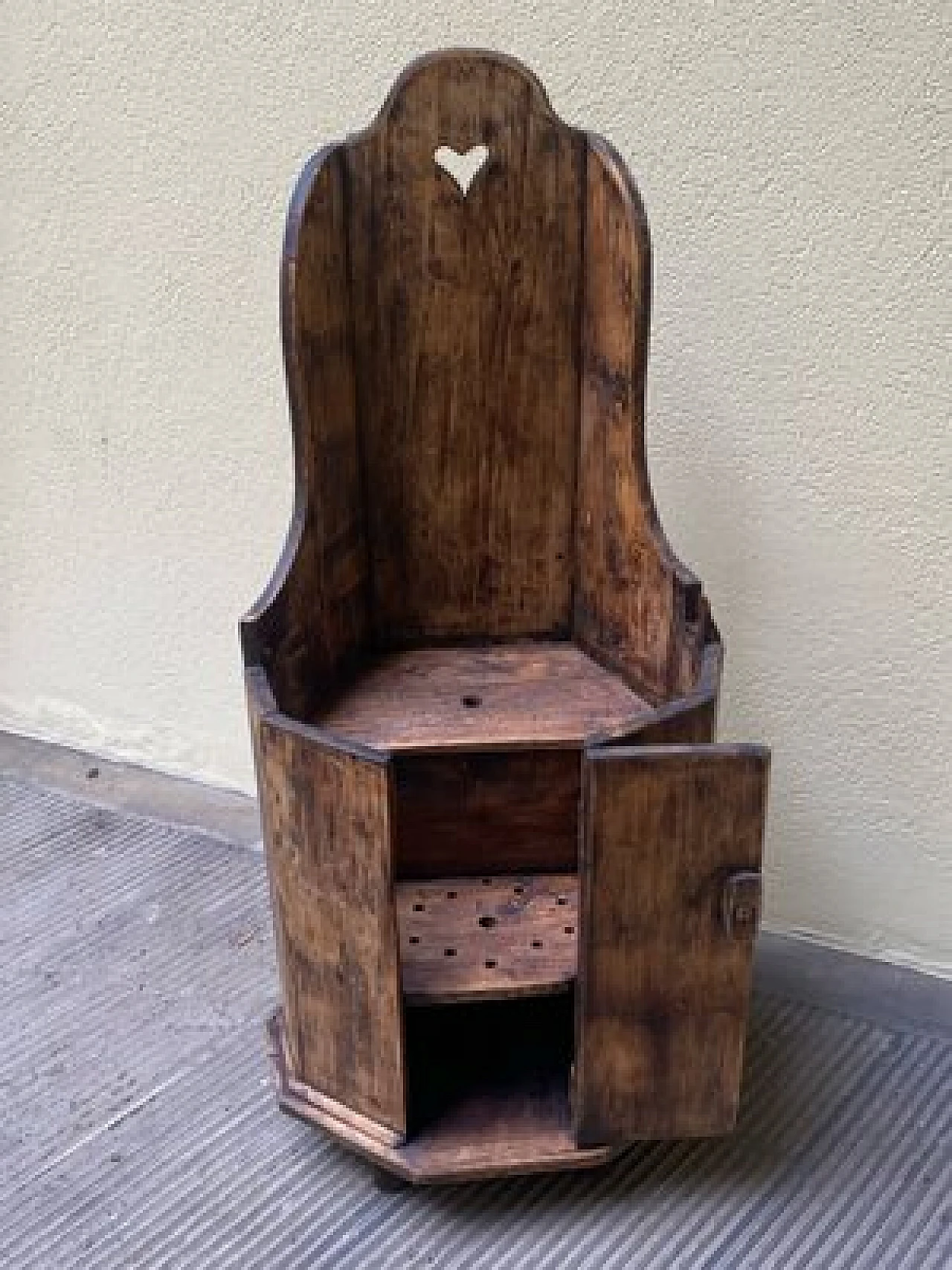 Wooden high chair, late 19th century 3