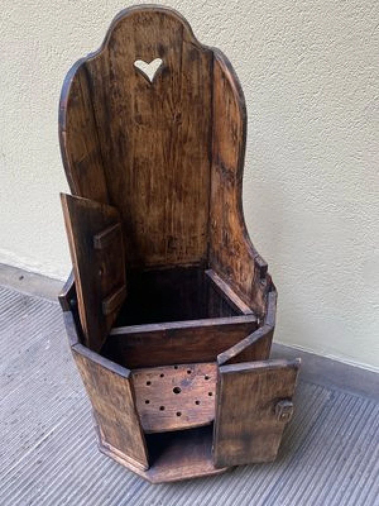 Wooden high chair, late 19th century 5